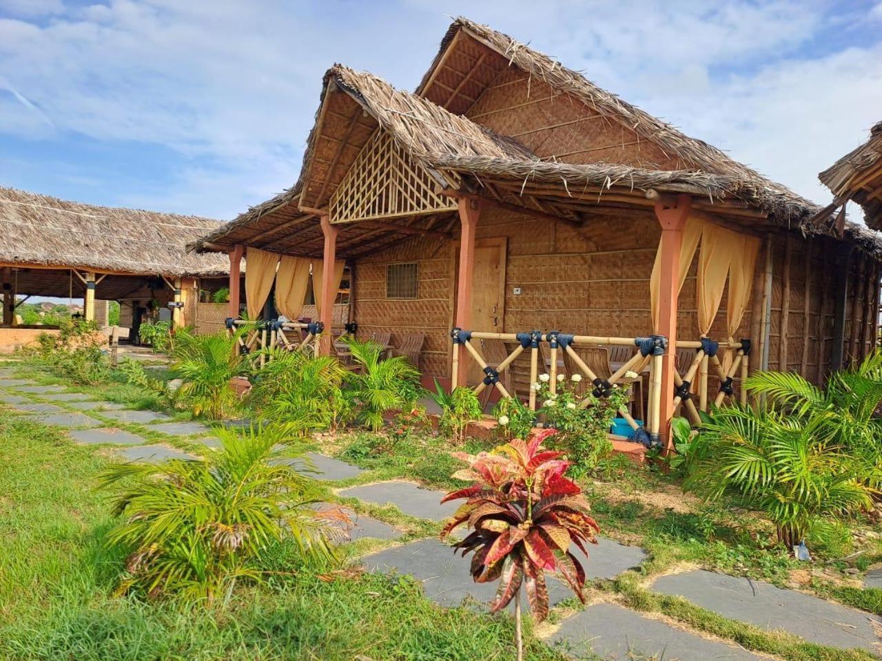 Hampi Rasta Cafe Hotel Kültér fotó