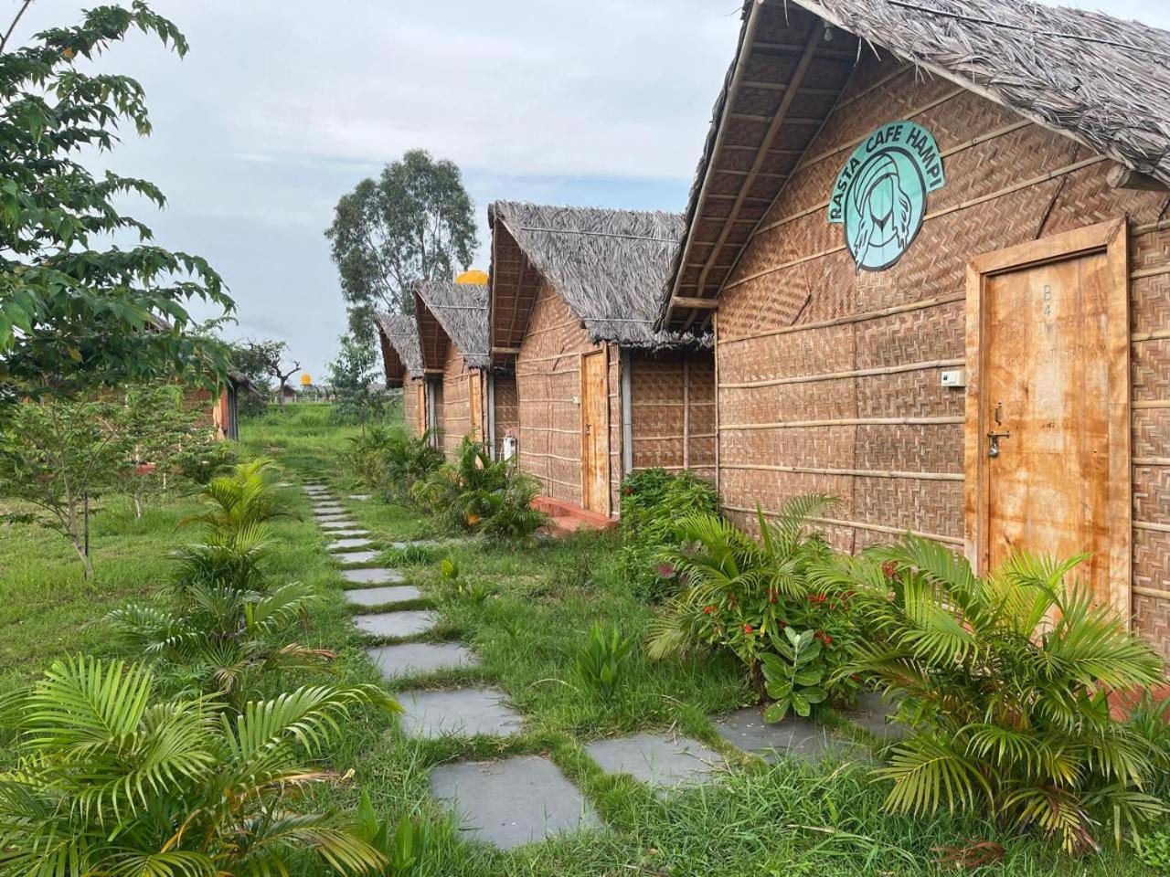 Hampi Rasta Cafe Hotel Kültér fotó